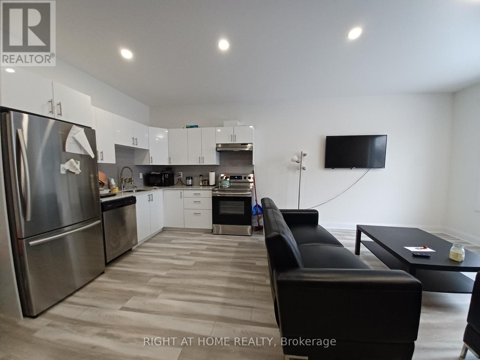 1558-1562 Baseline Road, Ottawa, Ontario  K2C 0B3 - Photo 5 - X12399451