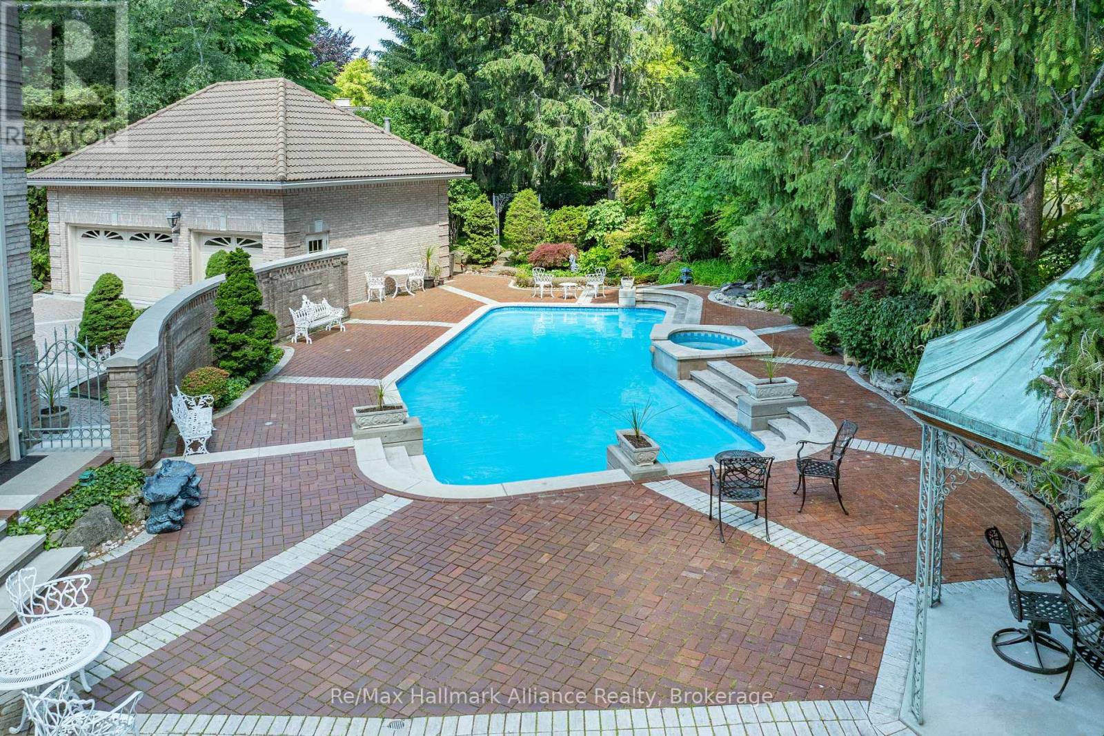 49 Cox Drive, Oakville, Ontario  L6J 4P8 - Photo 10 - W12399312