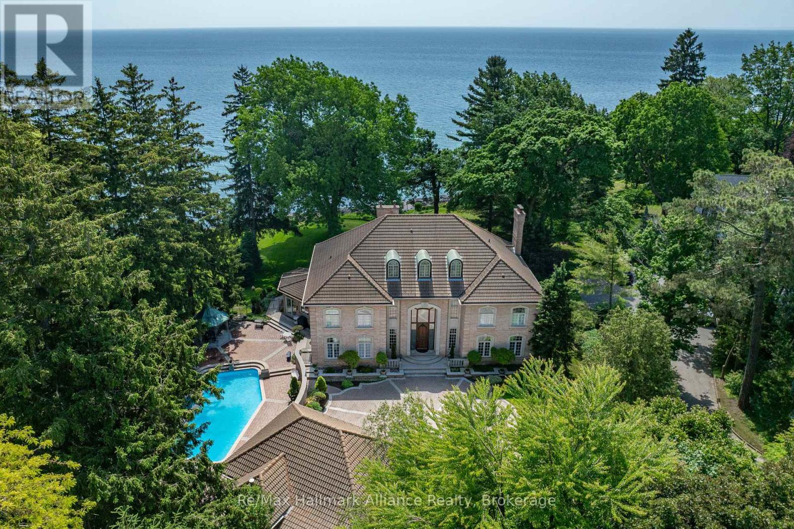 49 Cox Drive, Oakville, Ontario  L6J 4P8 - Photo 4 - W12399312