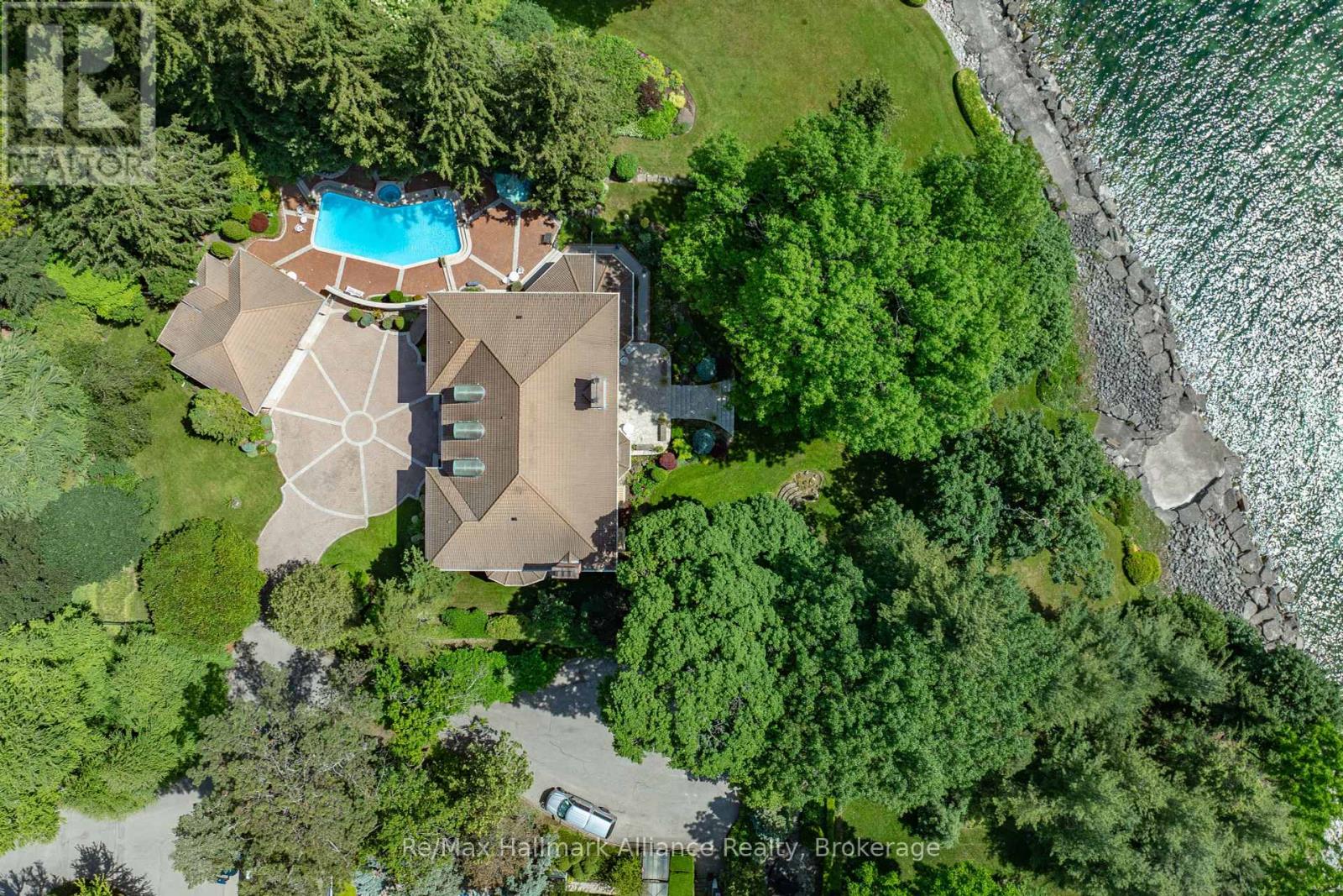 49 Cox Drive, Oakville, Ontario  L6J 4P8 - Photo 6 - W12399312