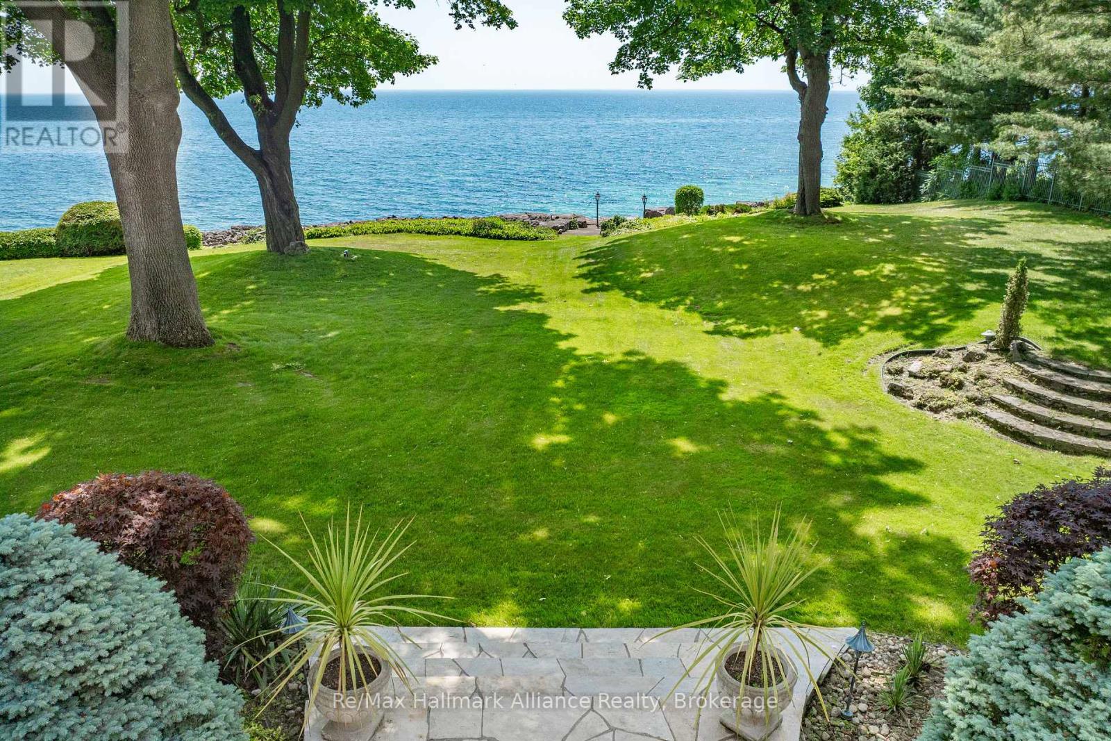 49 Cox Drive, Oakville, Ontario  L6J 4P8 - Photo 8 - W12399312