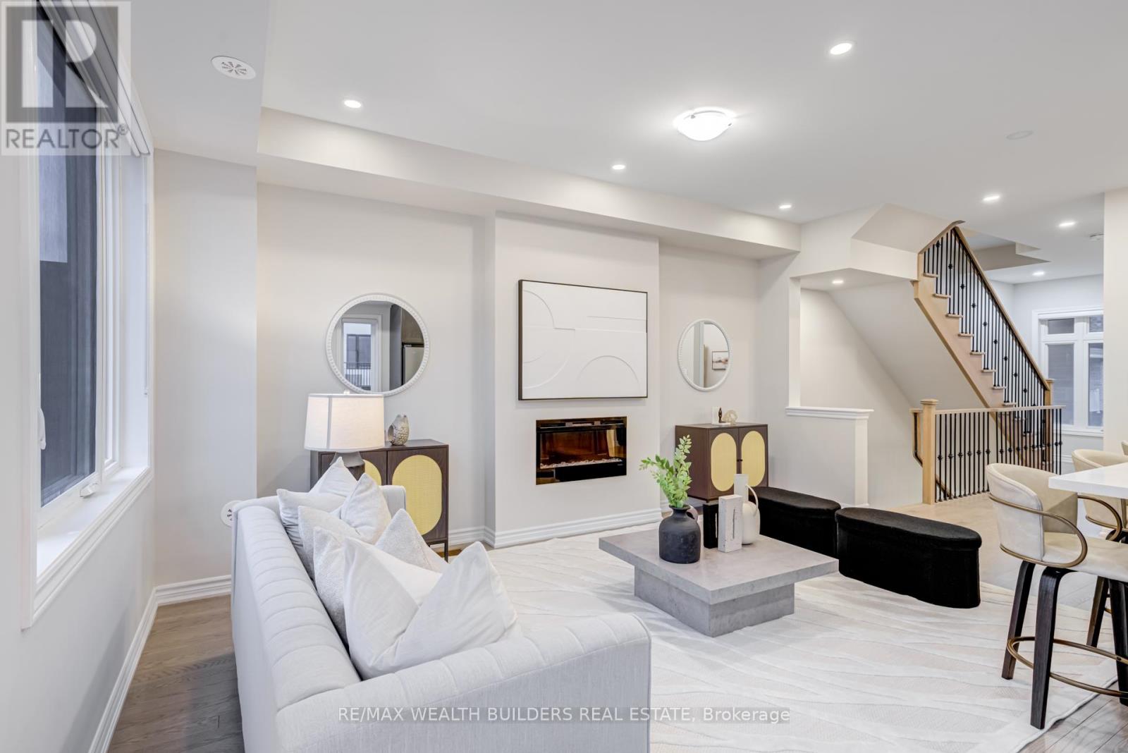 31 William Shearn Crescent, Markham, Ontario  L6C 3J3 - Photo 12 - N12399311