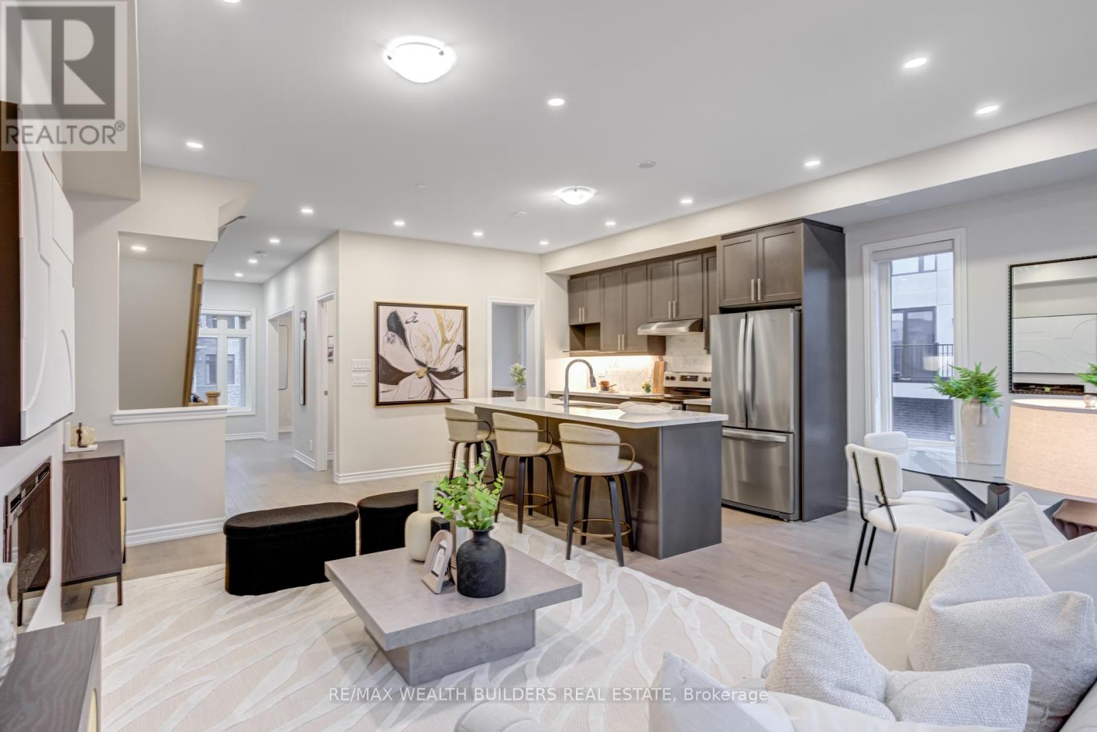 31 William Shearn Crescent, Markham, Ontario  L6C 3J3 - Photo 6 - N12399311
