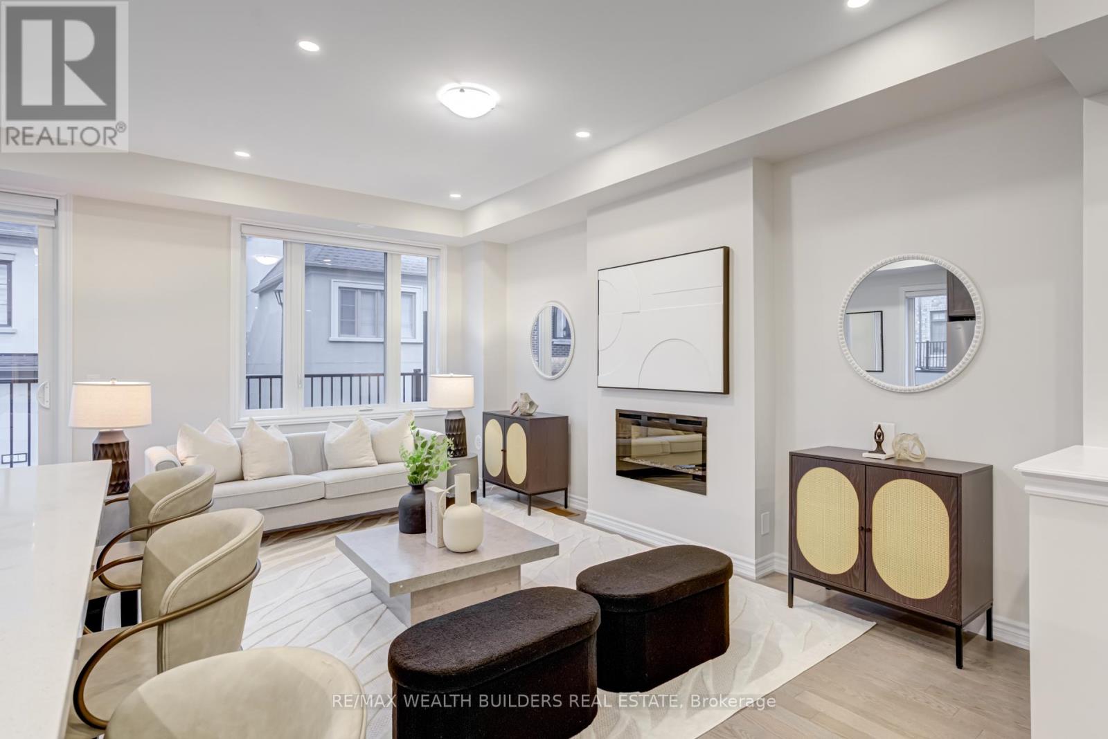 31 William Shearn Crescent, Markham, Ontario  L6C 3J3 - Photo 7 - N12399311