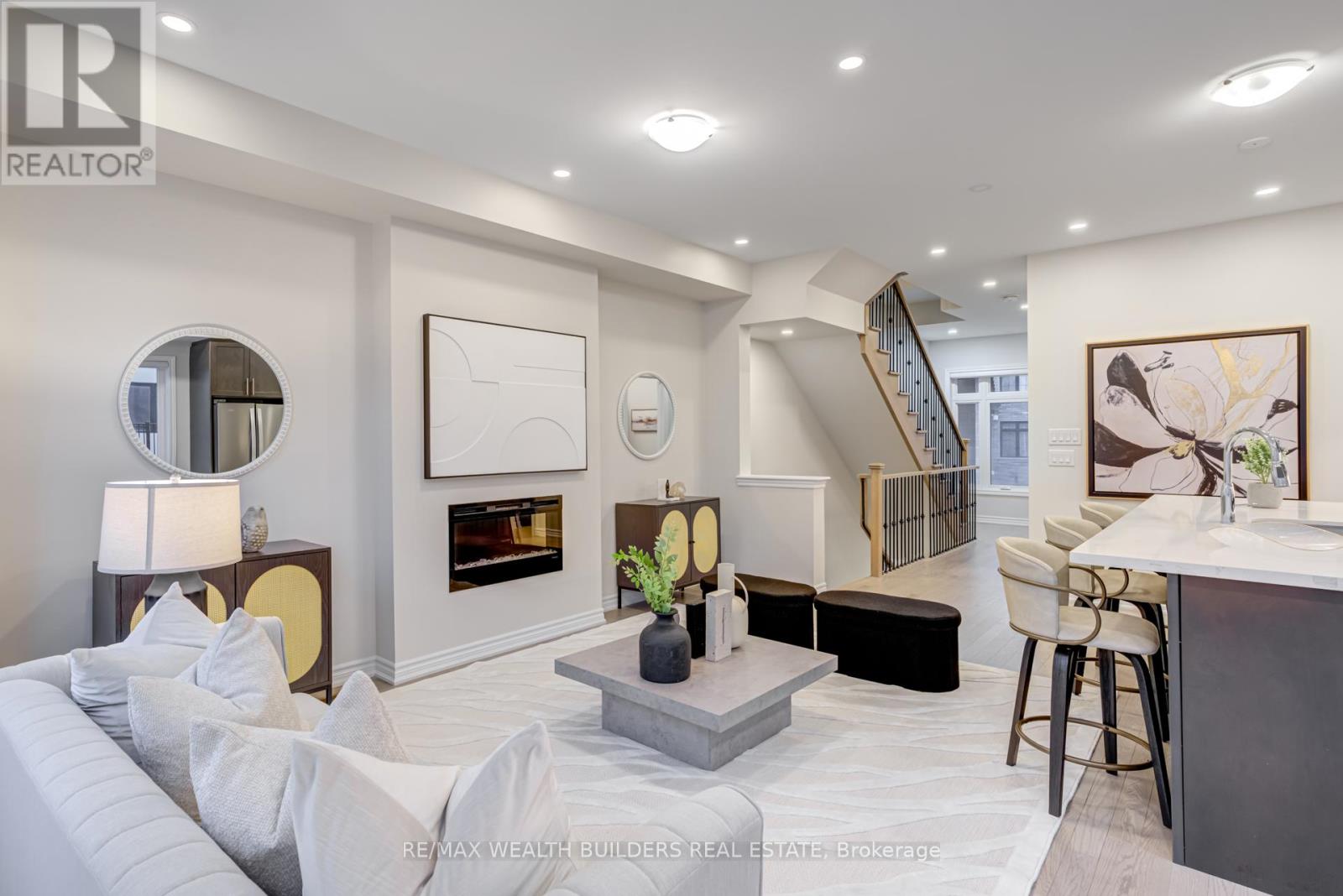 31 William Shearn Crescent, Markham, Ontario  L6C 3J3 - Photo 8 - N12399311