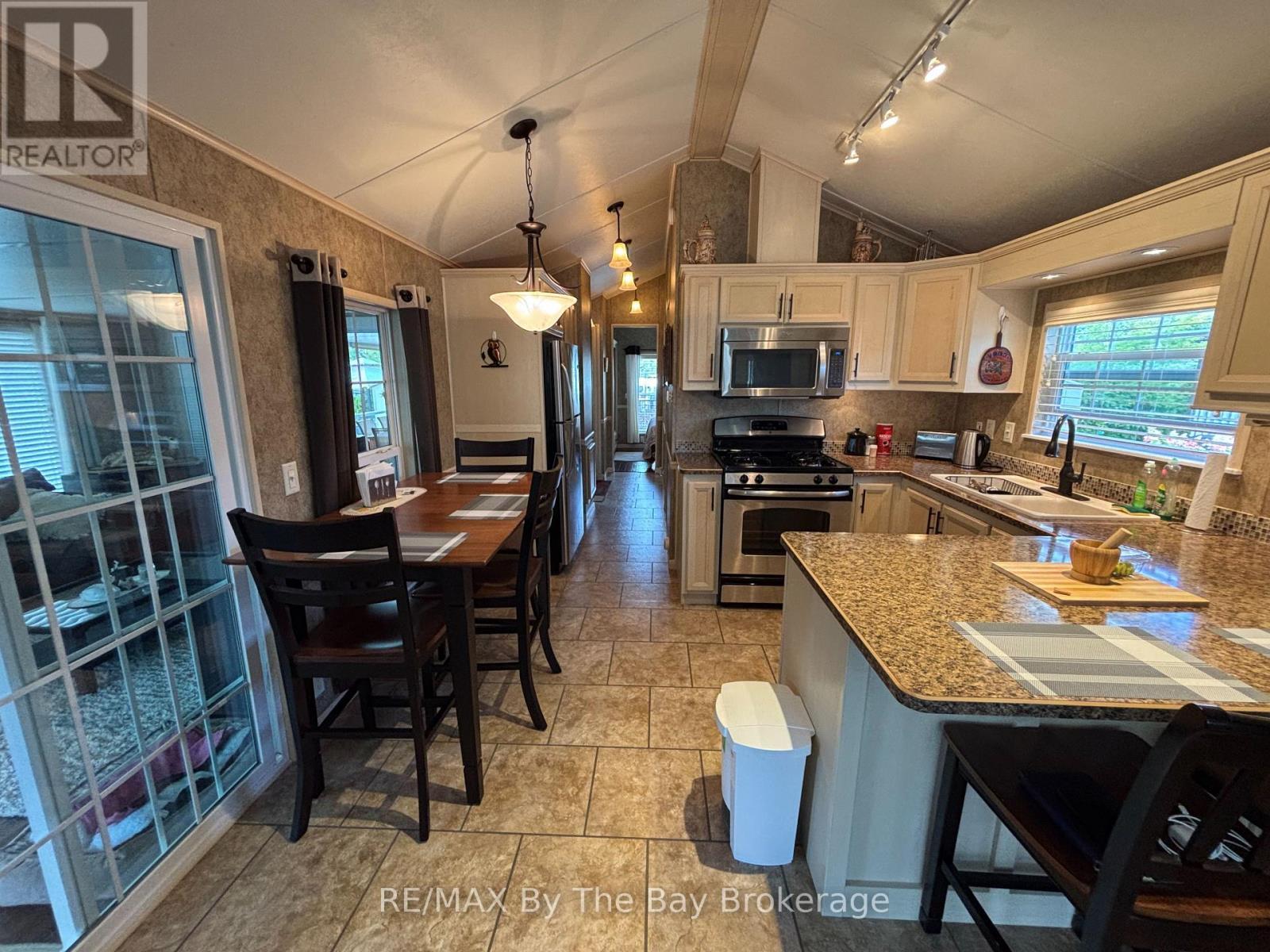10 White Pines Trail, Wasaga Beach, Ontario  L9Z 1X7 - Photo 13 - S12399457
