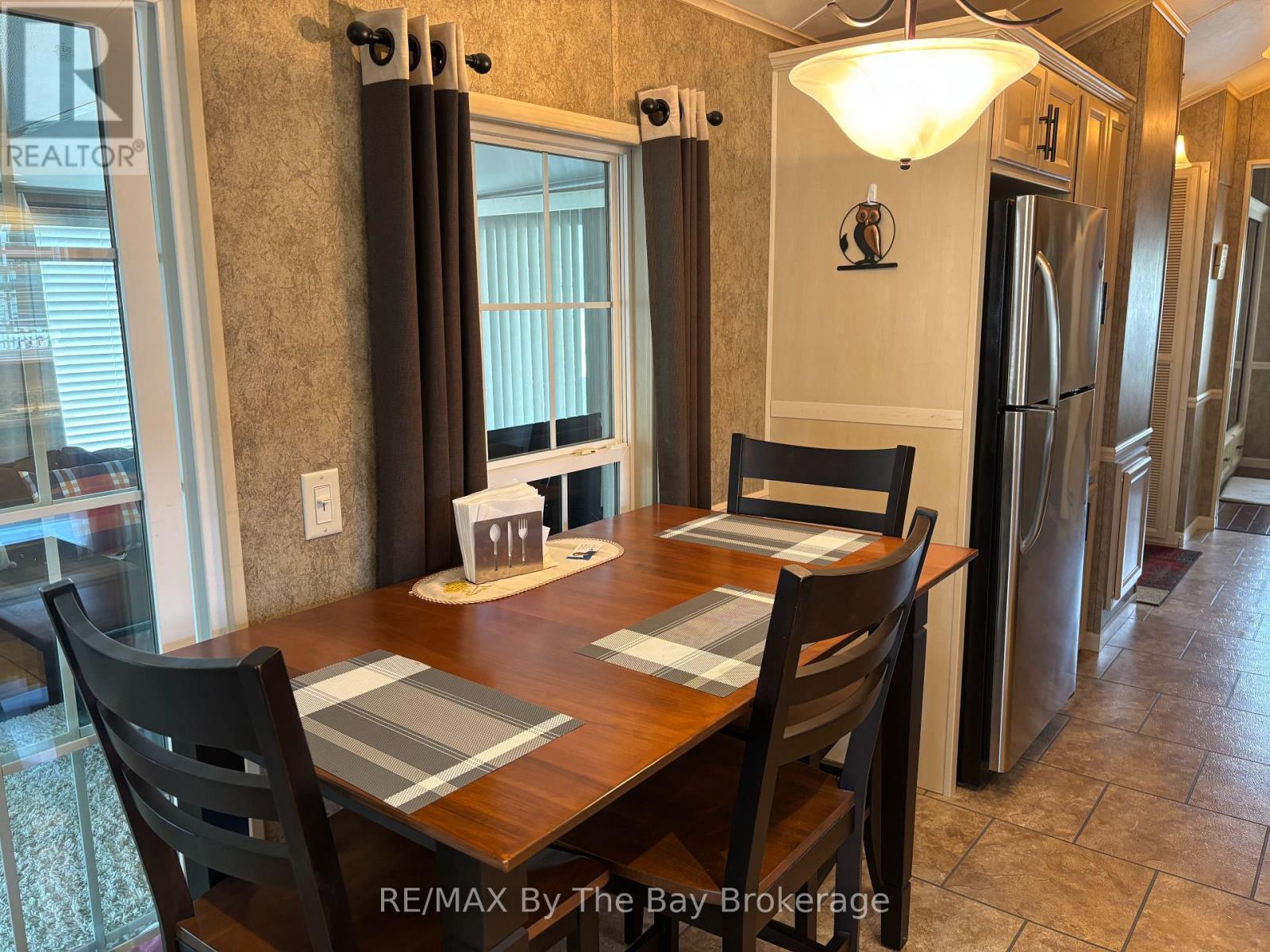 10 White Pines Trail, Wasaga Beach, Ontario  L9Z 1X7 - Photo 15 - S12399457