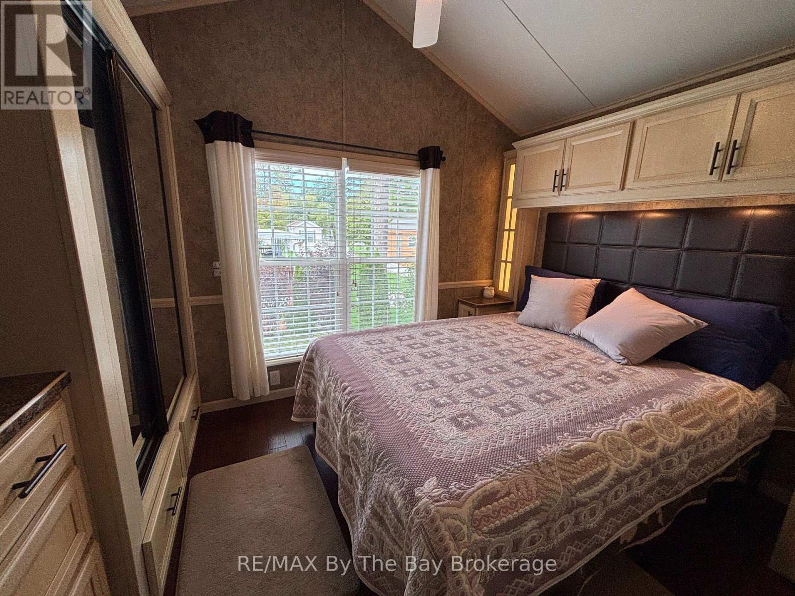 10 White Pines Trail, Wasaga Beach, Ontario  L9Z 1X7 - Photo 24 - S12399457