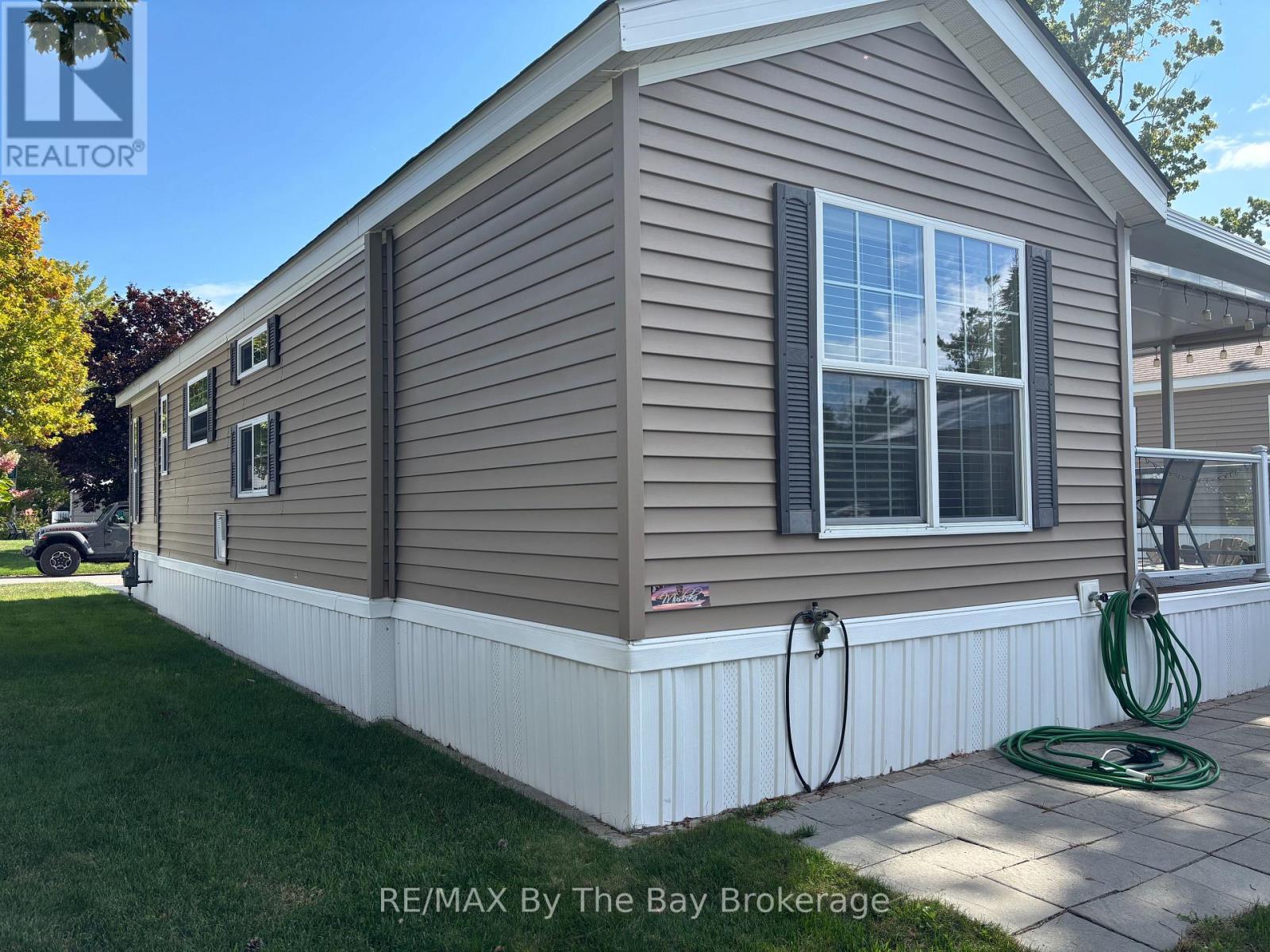10 White Pines Trail, Wasaga Beach, Ontario  L9Z 1X7 - Photo 31 - S12399457