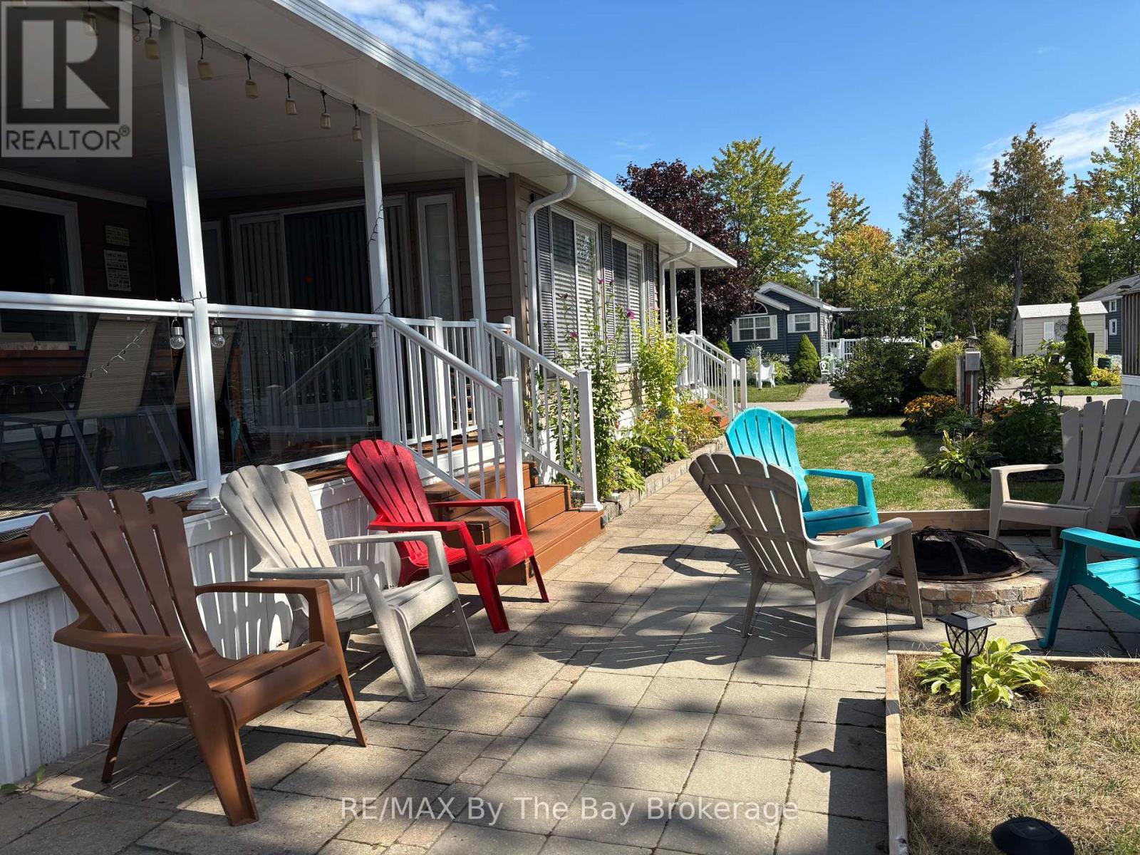 10 White Pines Trail, Wasaga Beach, Ontario  L9Z 1X7 - Photo 5 - S12399457
