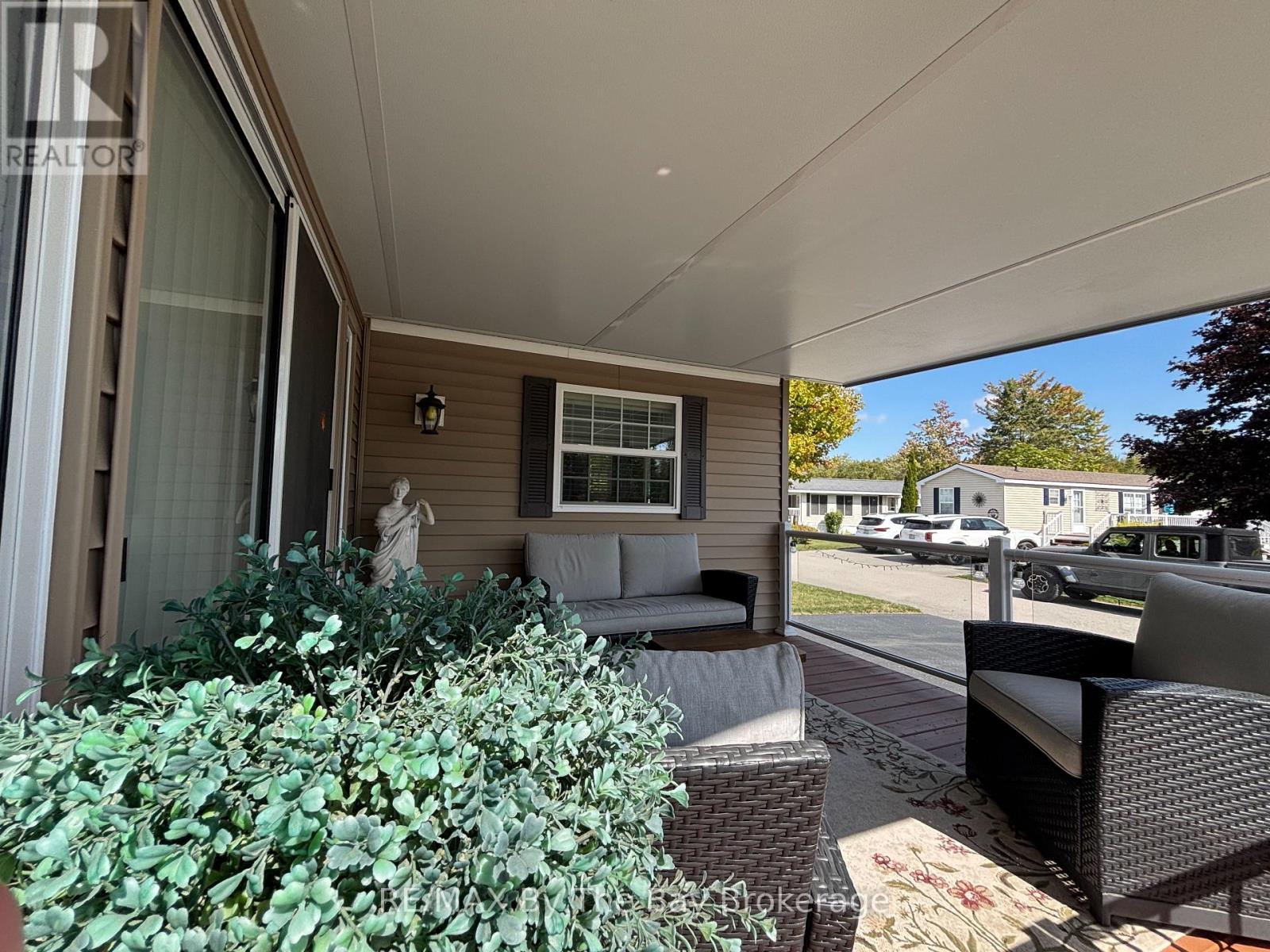 10 White Pines Trail, Wasaga Beach, Ontario  L9Z 1X7 - Photo 8 - S12399457