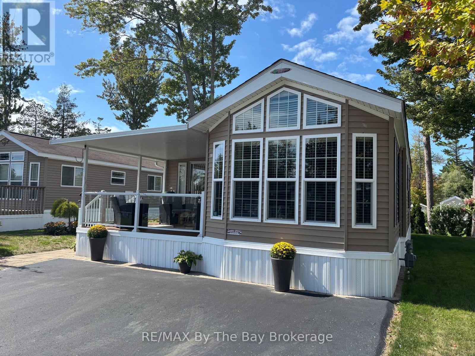 10 White Pines Trail, Wasaga Beach, Ontario  L9Z 1X7 - Photo 9 - S12399457