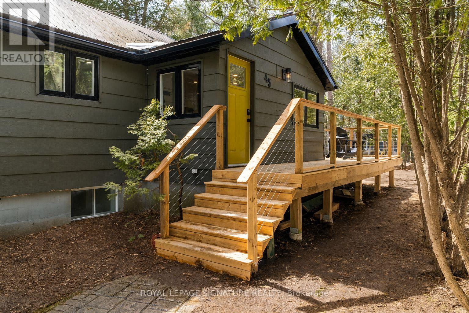 45 Robern Avenue, Tiny, Ontario  L0L 2J0 - Photo 3 - S12399261