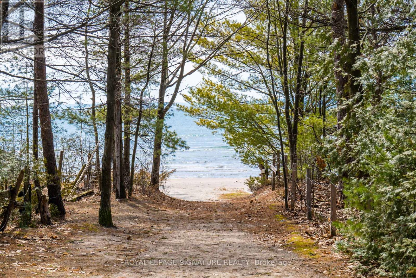 45 Robern Avenue, Tiny, Ontario  L0L 2J0 - Photo 33 - S12399261