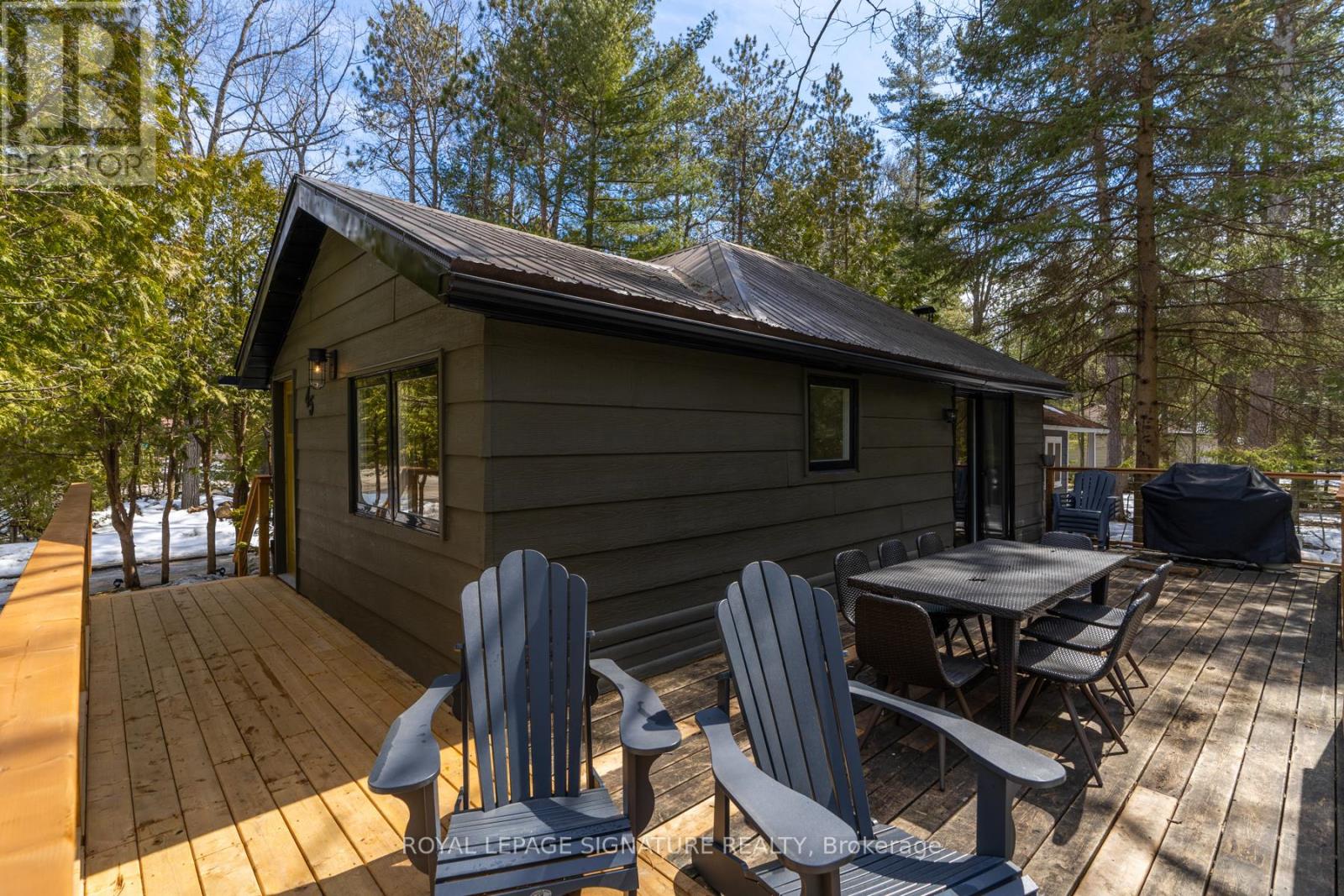 45 Robern Avenue, Tiny, Ontario  L0L 2J0 - Photo 4 - S12399261
