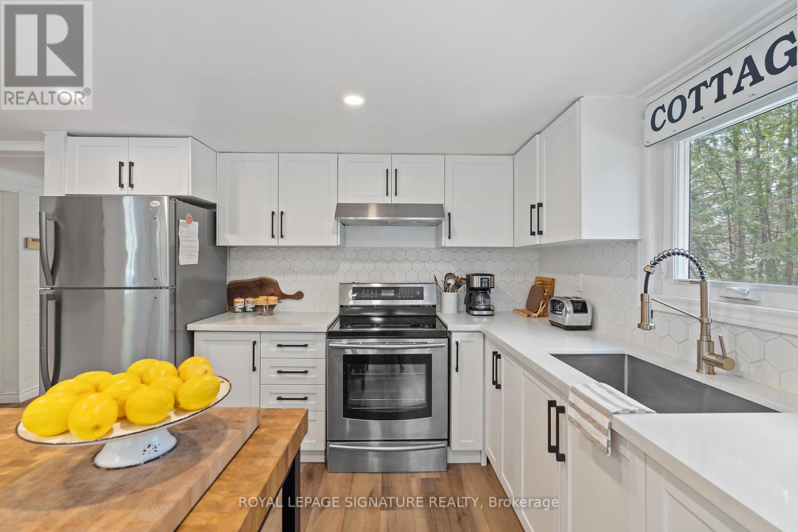 45 Robern Avenue, Tiny, Ontario  L0L 2J0 - Photo 9 - S12399261