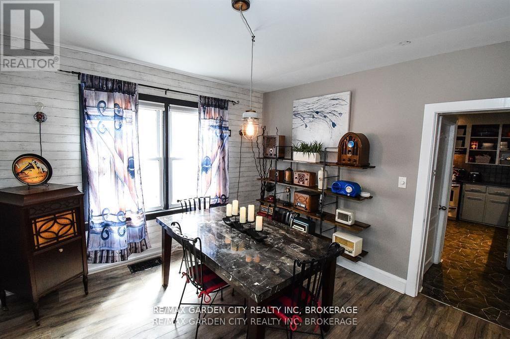 76 Beech Street, St. Catharines (Downtown), Ontario  L2R 2B7 - Photo 12 - X12399499