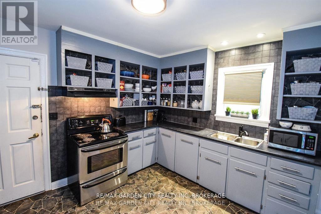 76 Beech Street, St. Catharines (Downtown), Ontario  L2R 2B7 - Photo 16 - X12399499