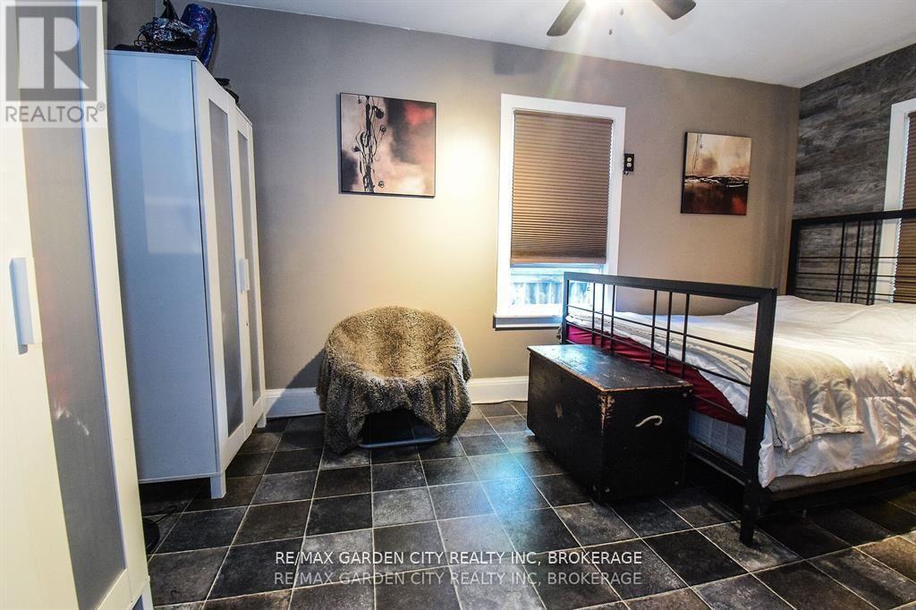 76 Beech Street, St. Catharines (Downtown), Ontario  L2R 2B7 - Photo 19 - X12399499