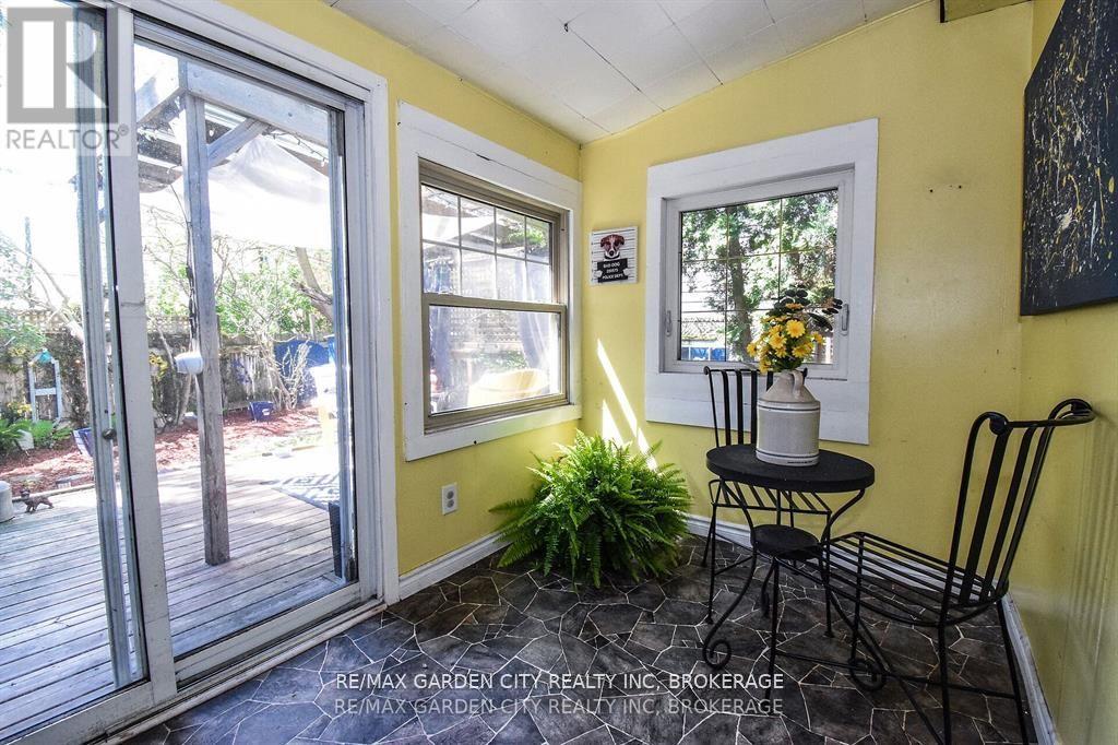 76 Beech Street, St. Catharines (Downtown), Ontario  L2R 2B7 - Photo 22 - X12399499