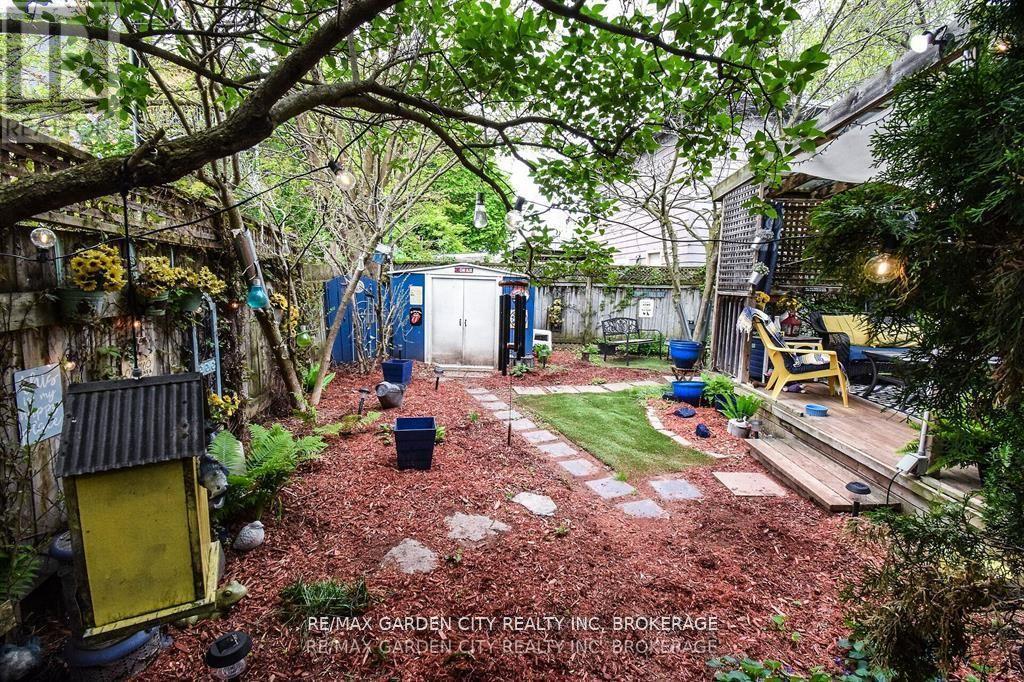 76 Beech Street, St. Catharines (Downtown), Ontario  L2R 2B7 - Photo 30 - X12399499