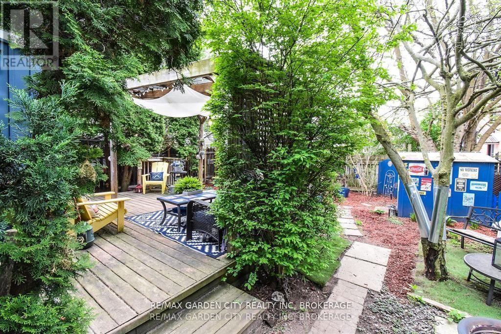 76 Beech Street, St. Catharines (Downtown), Ontario  L2R 2B7 - Photo 34 - X12399499