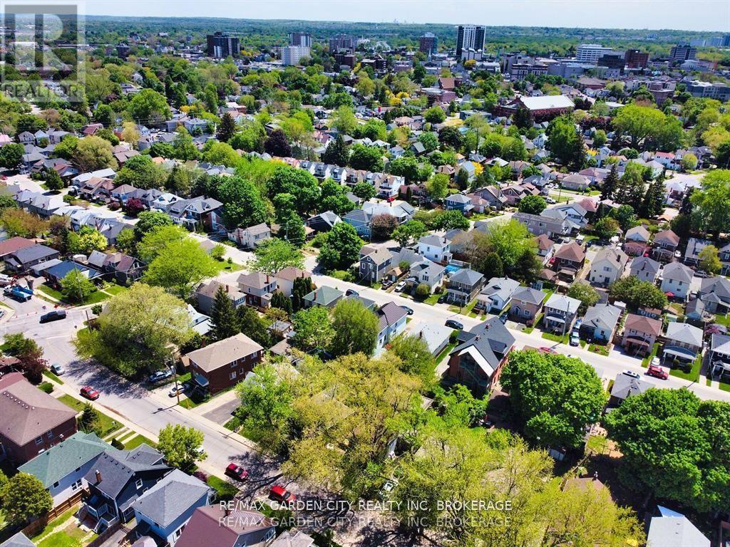 76 Beech Street, St. Catharines (Downtown), Ontario  L2R 2B7 - Photo 37 - X12399499