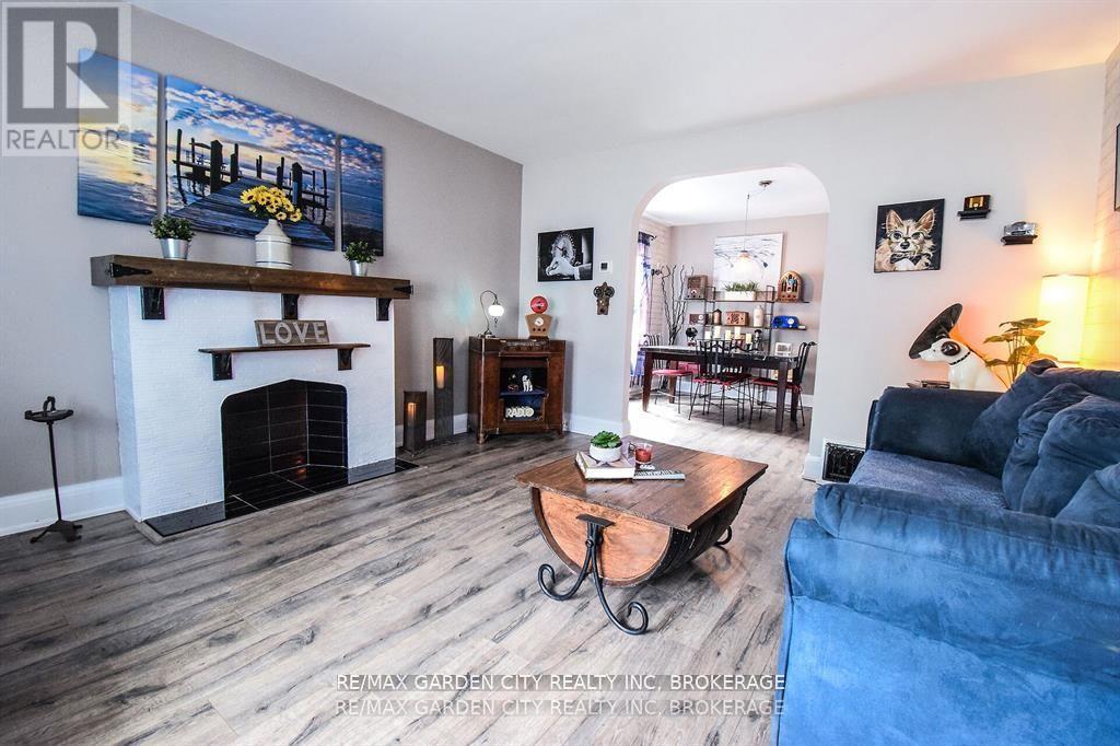 76 Beech Street, St. Catharines (Downtown), Ontario  L2R 2B7 - Photo 9 - X12399499