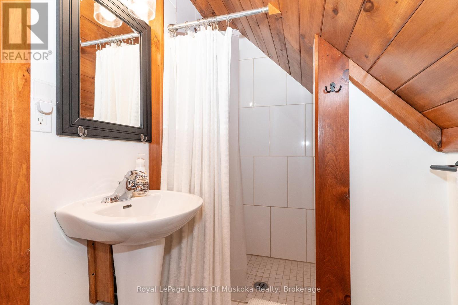 1080 Walkers Glenn Crescent, Lake Of Bays (Sinclair), Ontario  P1H 2J6 - Photo 29 - X12399329