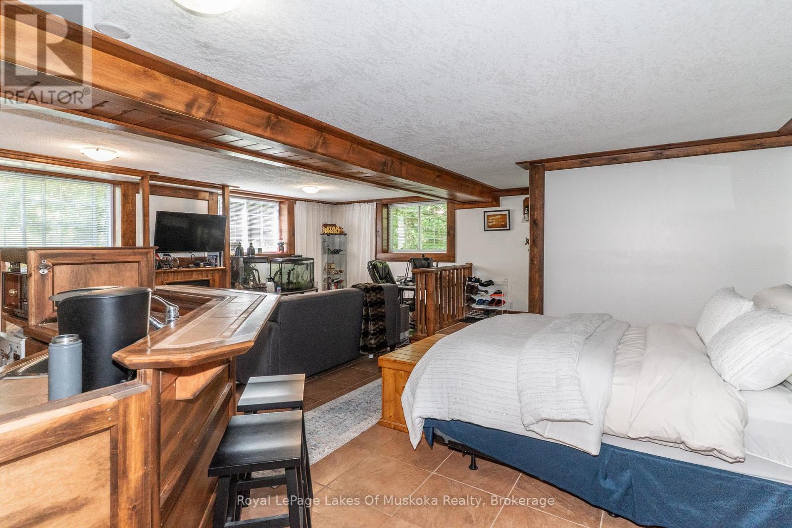1080 Walkers Glenn Crescent, Lake Of Bays (Sinclair), Ontario  P1H 2J6 - Photo 41 - X12399329