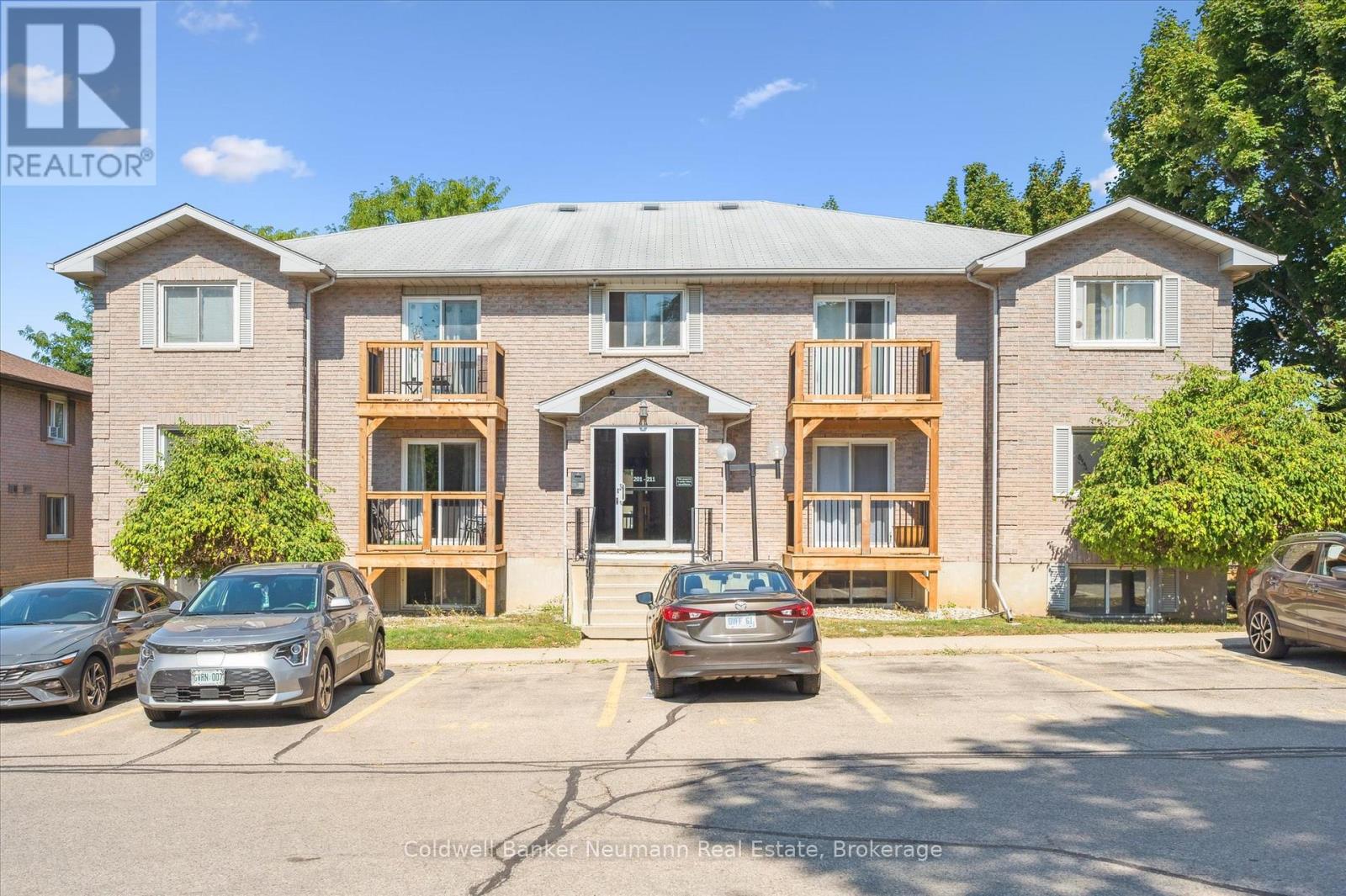 204 - 266 OVERLEA DRIVE, Kitchener, Ontario