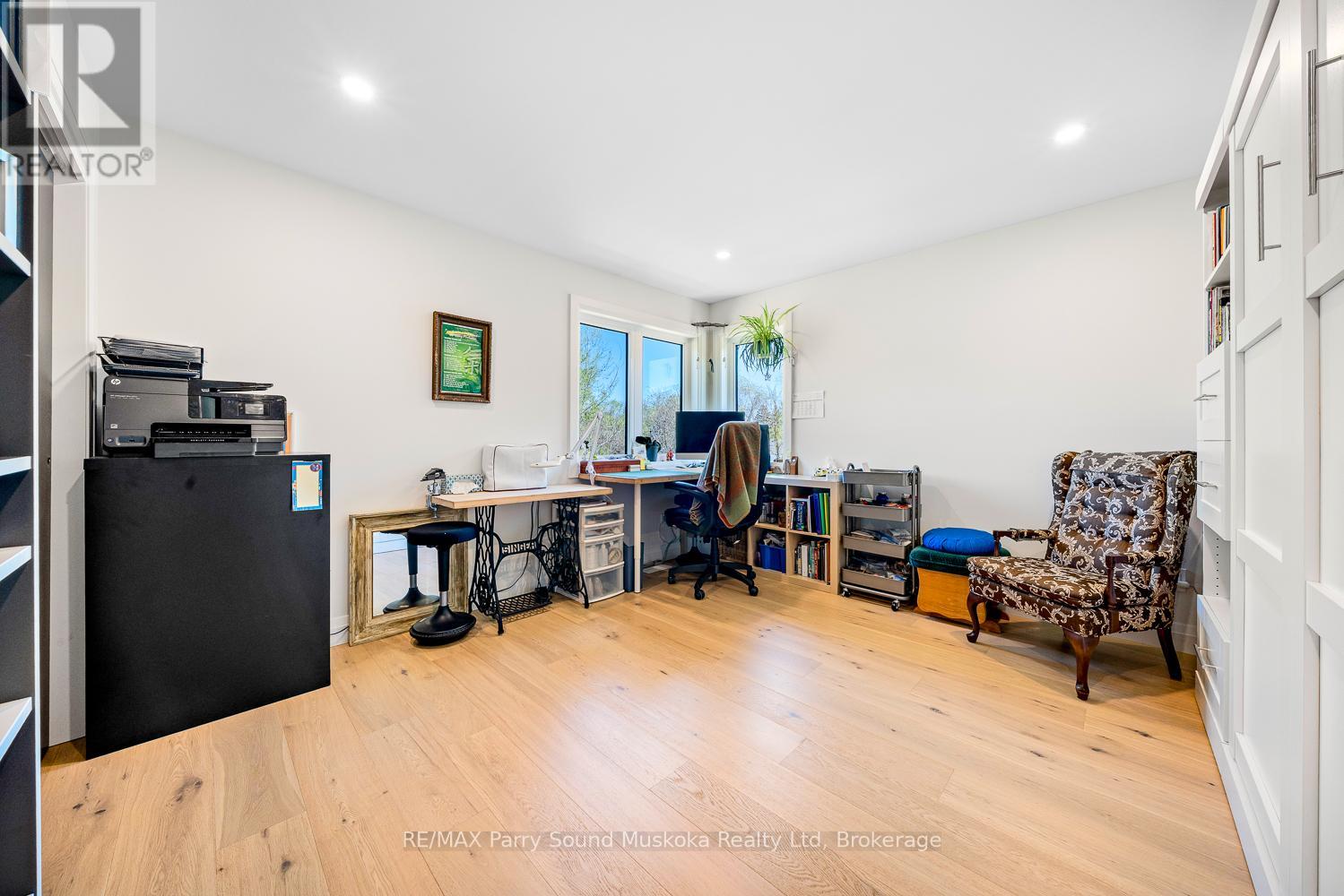 44 Dennis Drive, Parry Sound, Ontario  P2A 0E6 - Photo 31 - X12399454