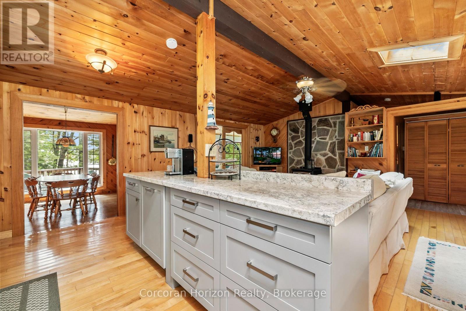 162 Winding Way, Georgian Bay (Baxter), Ontario  L0K 1S0 - Photo 18 - X12399470