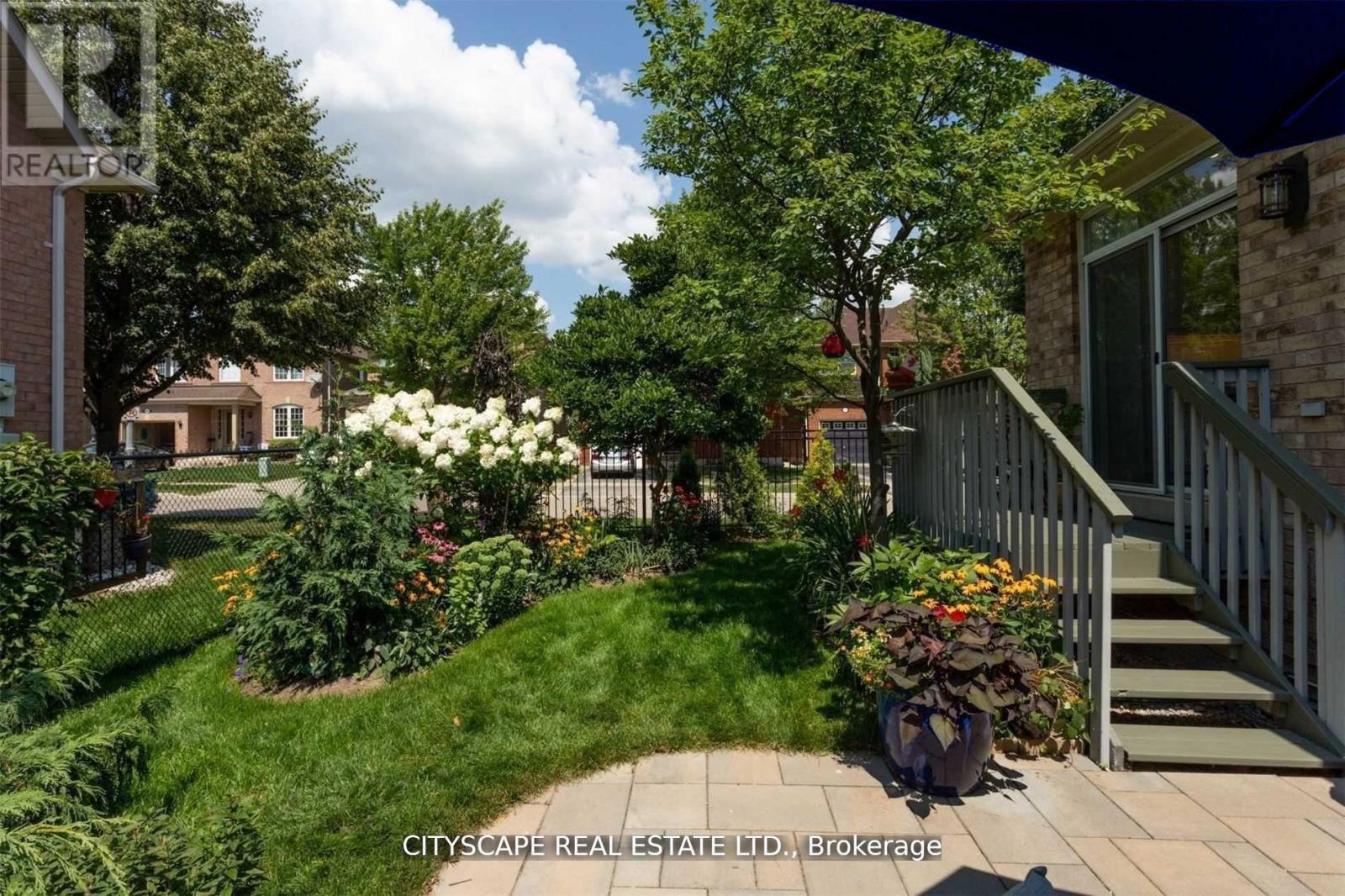 2241 Lyness Avenue, Oakville, Ontario  L6M 5C2 - Photo 22 - W12399268