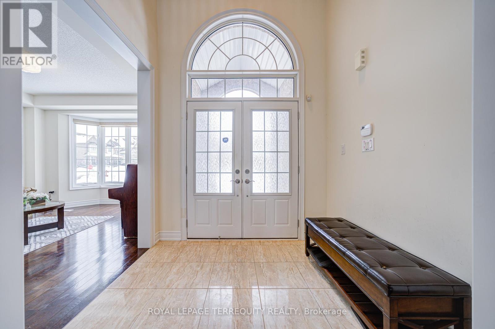32 Mistyglen Crescent, Brampton (Credit Valley), Ontario  L6Y 0X2 - Photo 10 - W12399310
