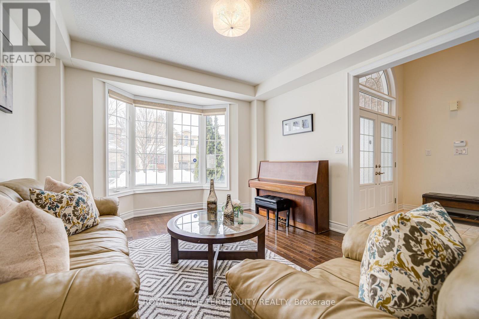 32 Mistyglen Crescent, Brampton (Credit Valley), Ontario  L6Y 0X2 - Photo 13 - W12399310
