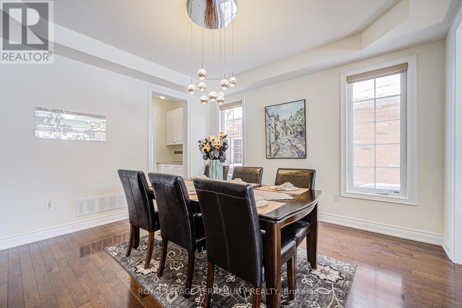 32 Mistyglen Crescent, Brampton (Credit Valley), Ontario  L6Y 0X2 - Photo 14 - W12399310