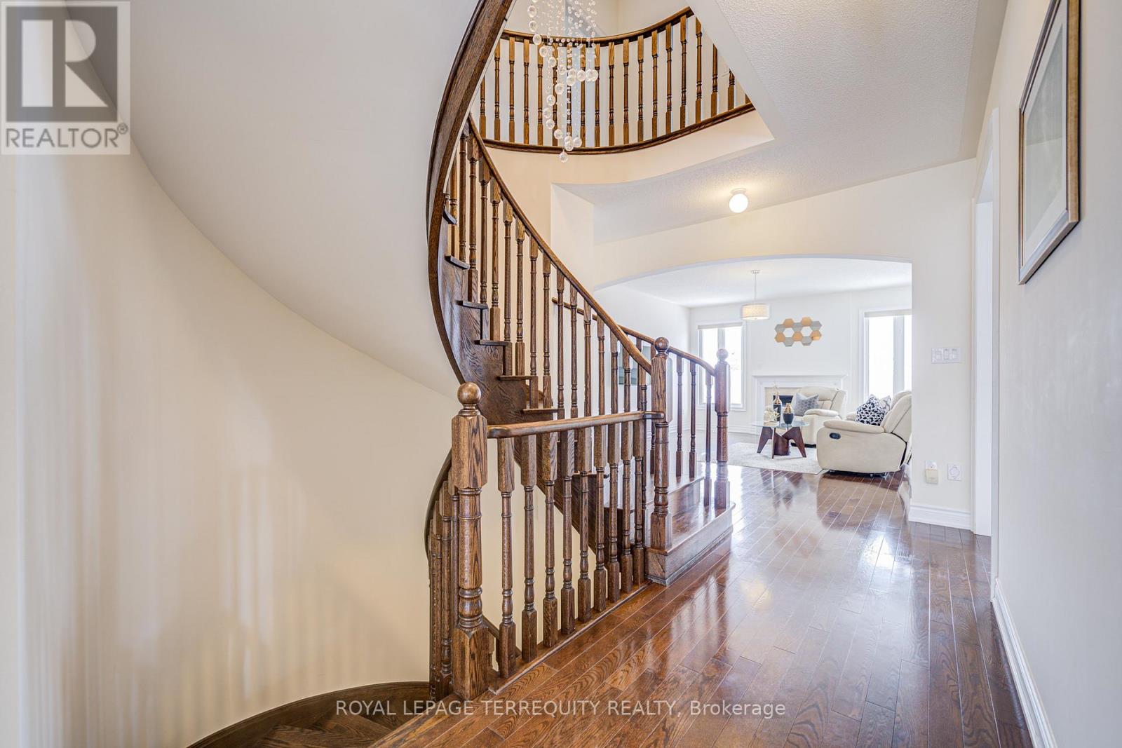 32 Mistyglen Crescent, Brampton (Credit Valley), Ontario  L6Y 0X2 - Photo 17 - W12399310