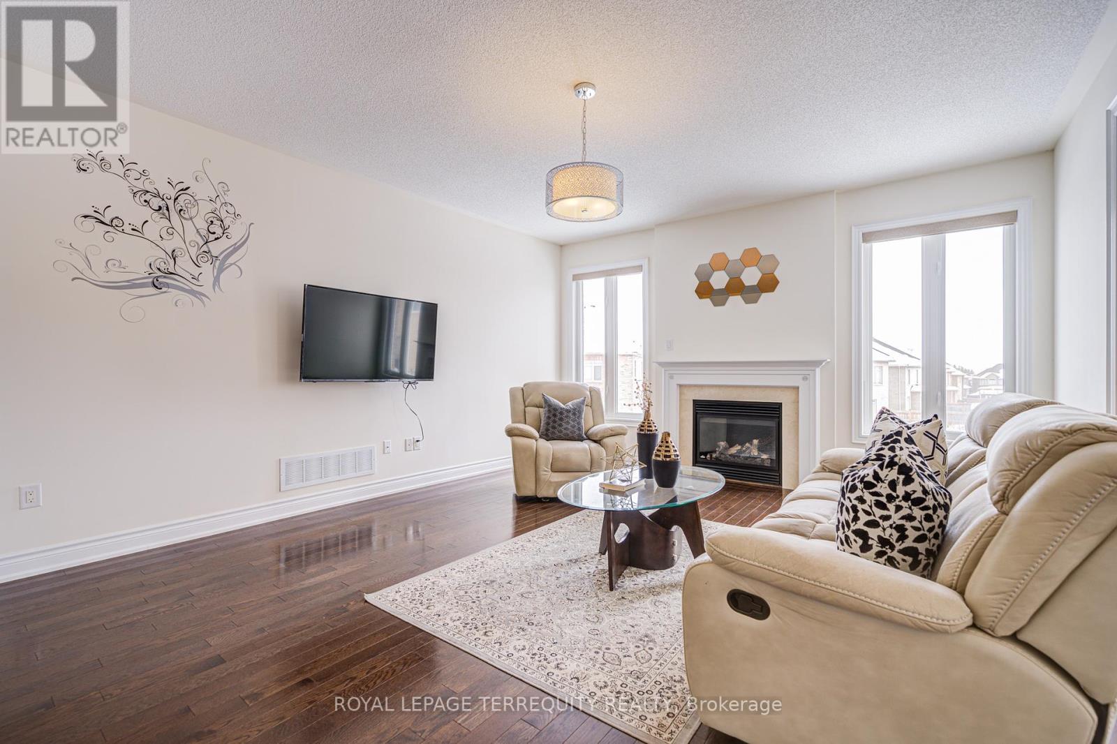 32 Mistyglen Crescent, Brampton (Credit Valley), Ontario  L6Y 0X2 - Photo 19 - W12399310