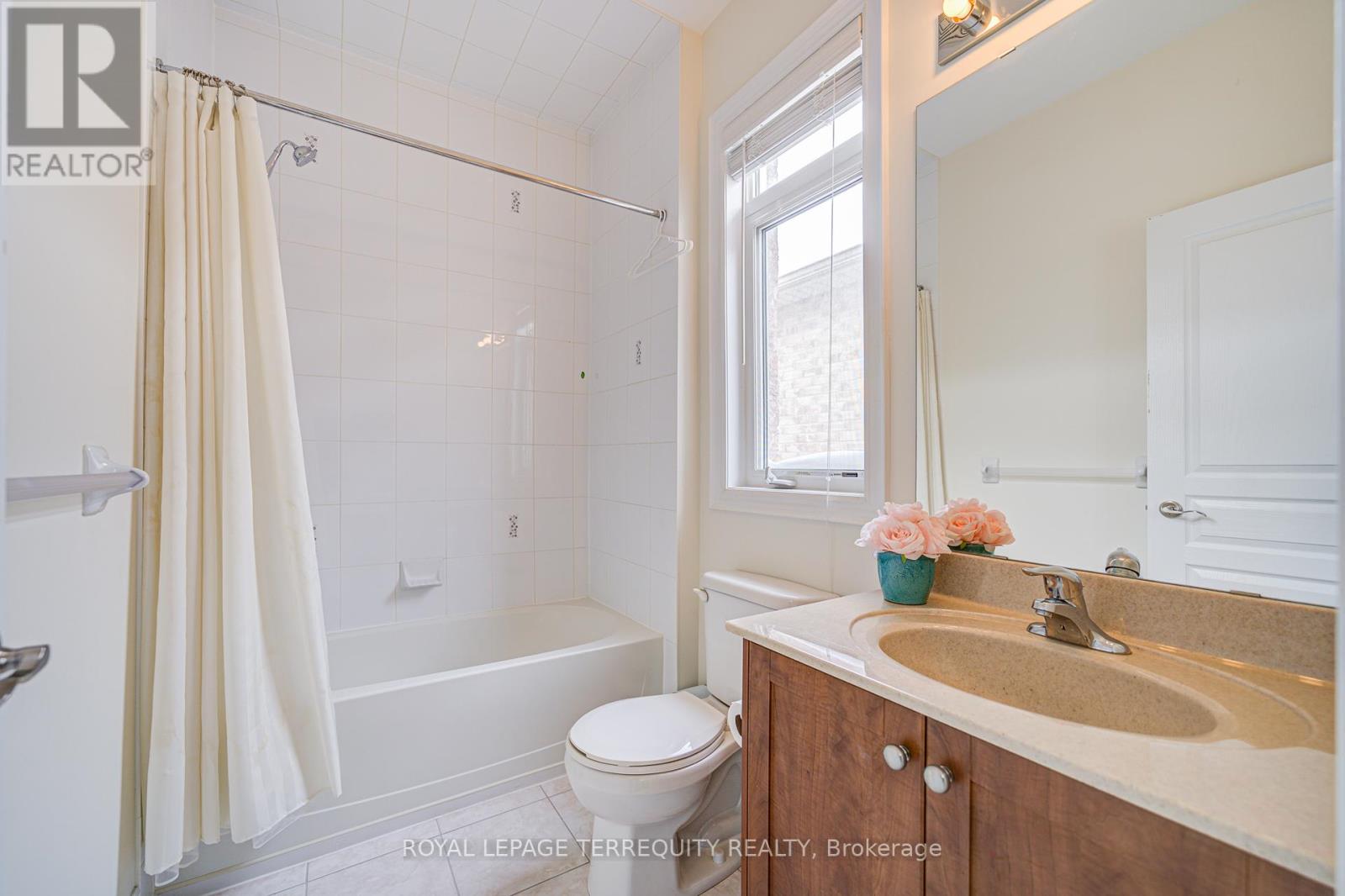 32 Mistyglen Crescent, Brampton (Credit Valley), Ontario  L6Y 0X2 - Photo 35 - W12399310