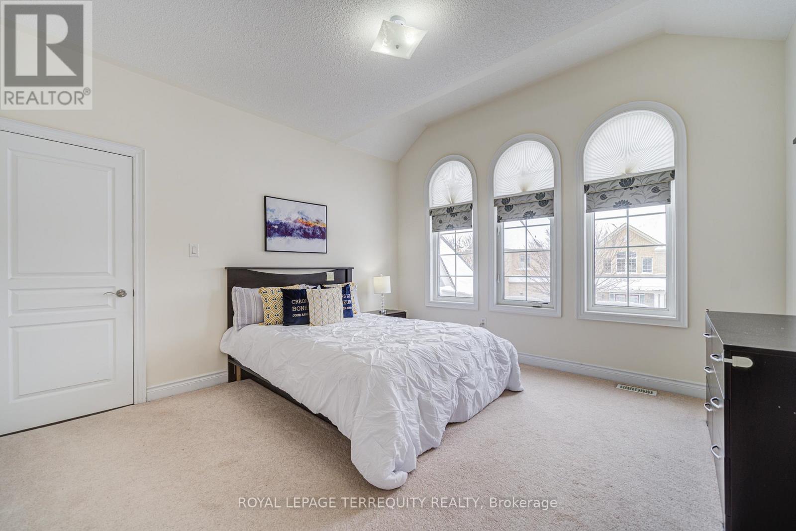32 Mistyglen Crescent, Brampton (Credit Valley), Ontario  L6Y 0X2 - Photo 37 - W12399310