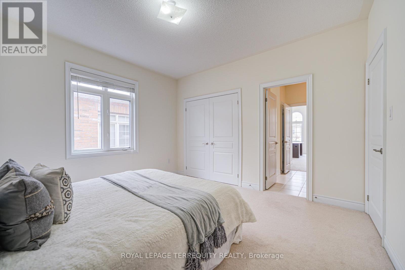 32 Mistyglen Crescent, Brampton (Credit Valley), Ontario  L6Y 0X2 - Photo 38 - W12399310