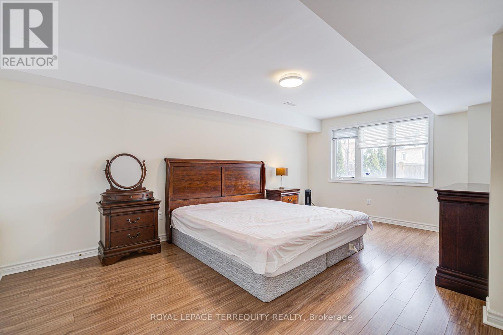 32 Mistyglen Crescent, Brampton (Credit Valley), Ontario  L6Y 0X2 - Photo 44 - W12399310