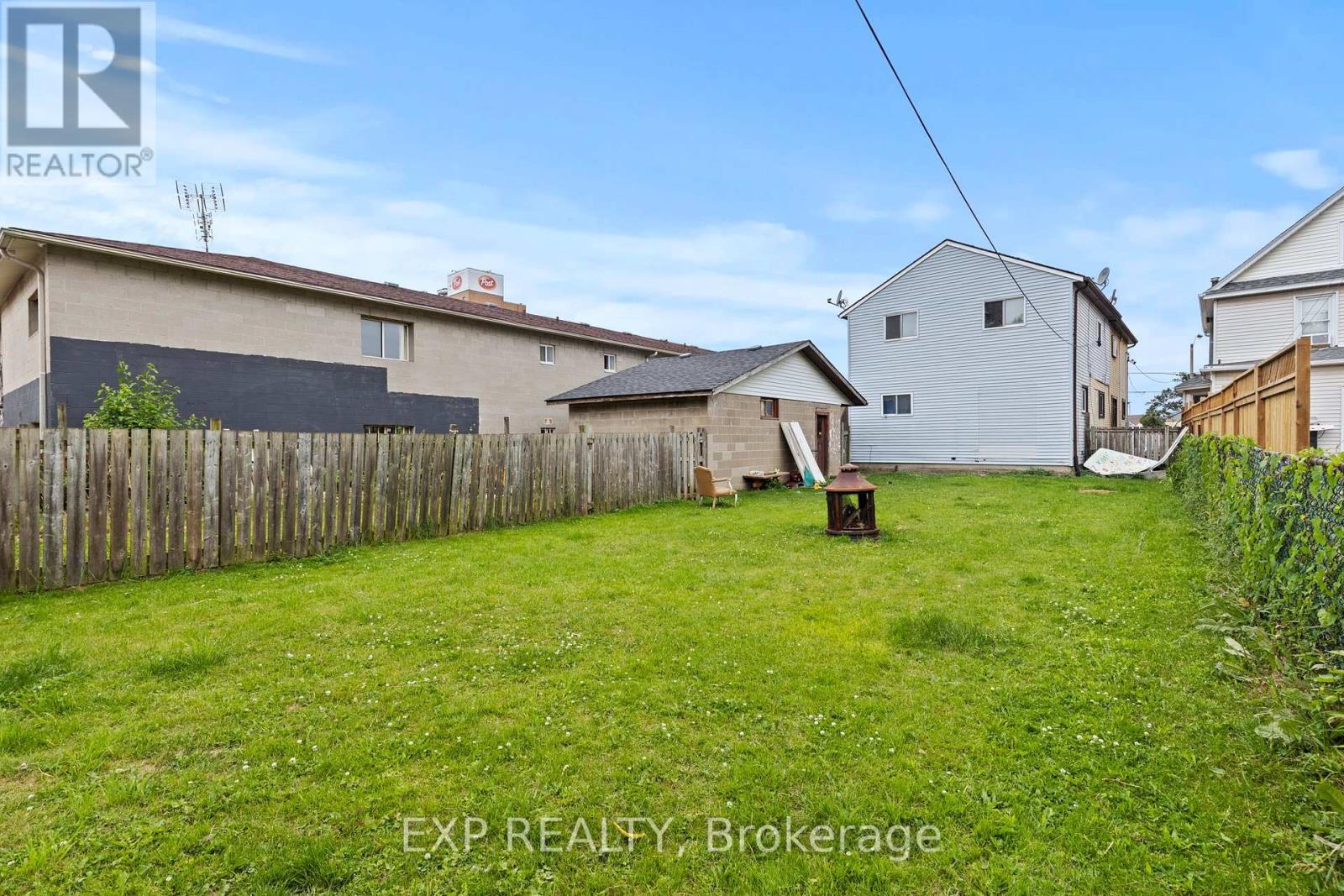 5554 Lewis Avenue, Niagara Falls (Clifton Hill), Ontario  L2G 3R7 - Photo 8 - X12237144