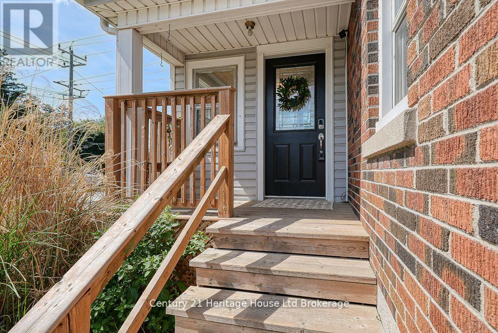 45 South Street, Woodstock, Ontario  N4S 3L3 - Photo 5 - X12399372