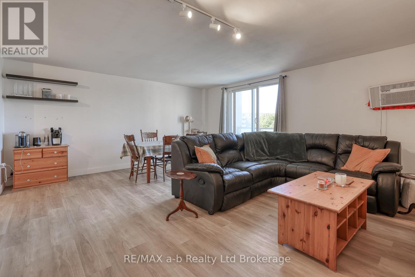 510 - 563 Mornington Avenue, London East, Ontario  N5Y 4T8 - Photo 13 - X12399417