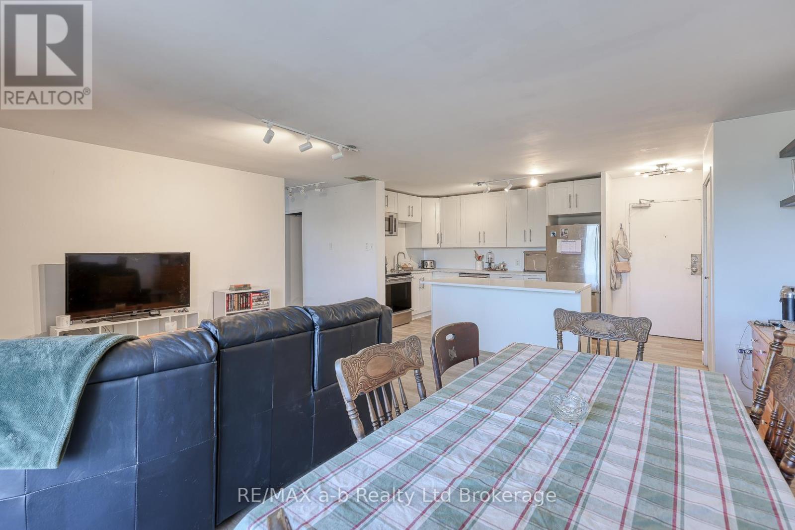 510 - 563 Mornington Avenue, London East, Ontario  N5Y 4T8 - Photo 14 - X12399417