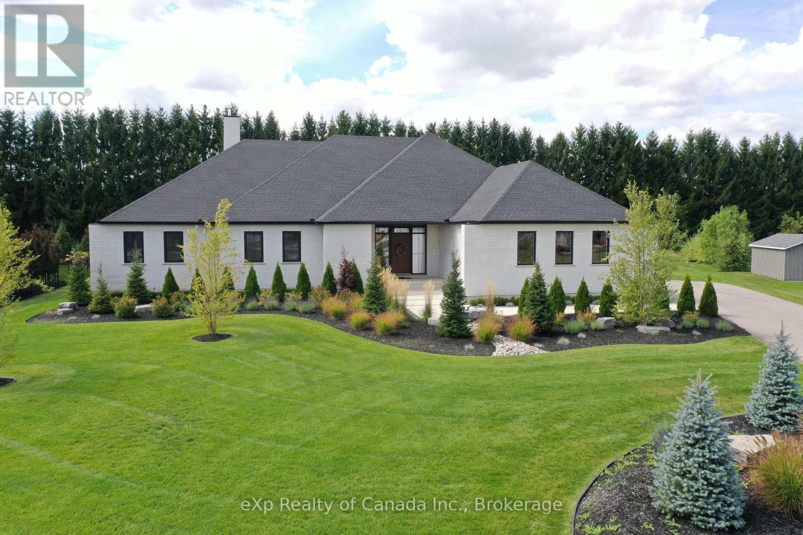 33 August Crescent, Norwich (Otterville), Ontario  N0J 1R0 - Photo 2 - X12399462