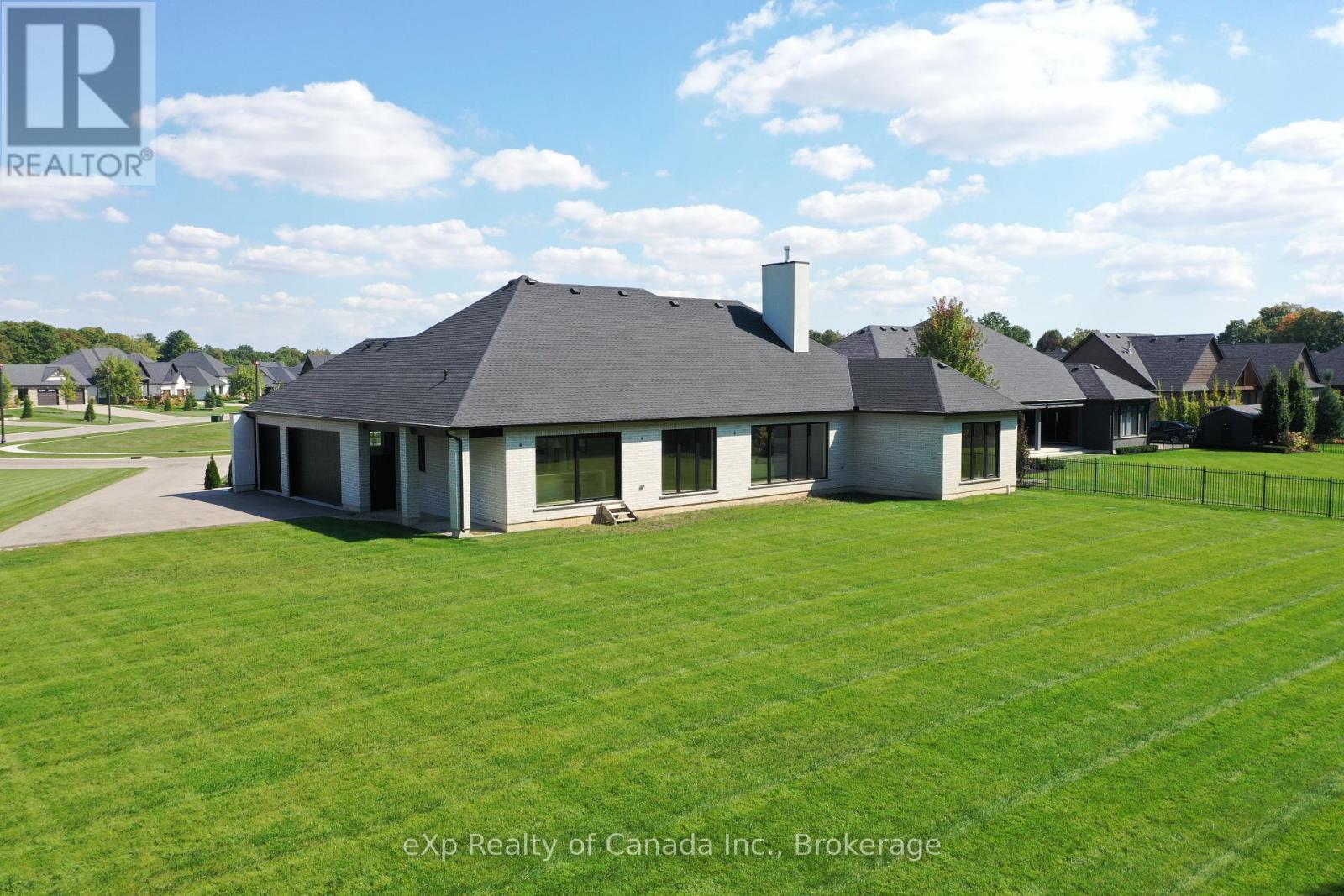 33 August Crescent, Norwich (Otterville), Ontario  N0J 1R0 - Photo 6 - X12399462
