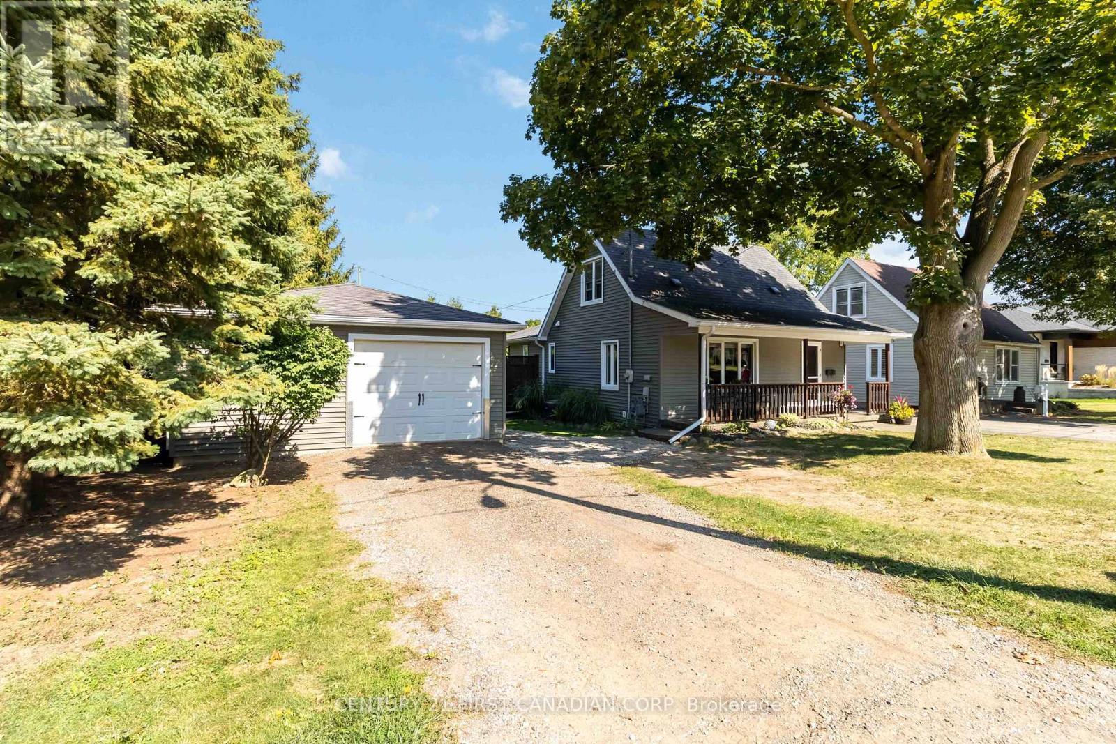 Property at 16 CHURCHILL DRIVE image 1